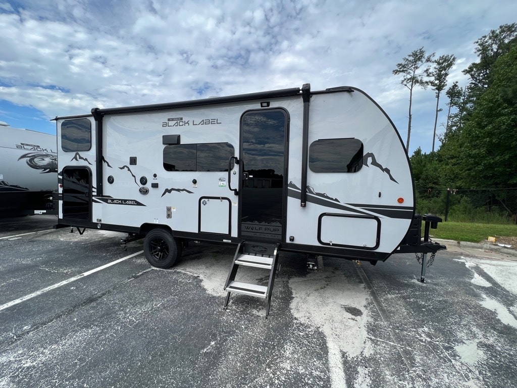 ***NEW*** FOREST RIVER WOLF PUP 17JW BLACK LABEL RV Sales