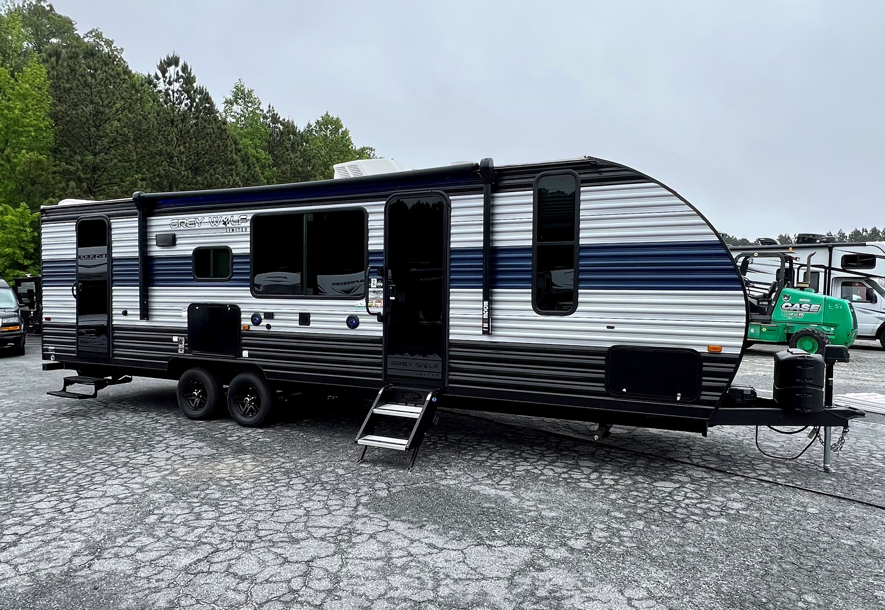 FOREST RIVER CHEROKEE GREY WOLF 26BRB RV Sales
